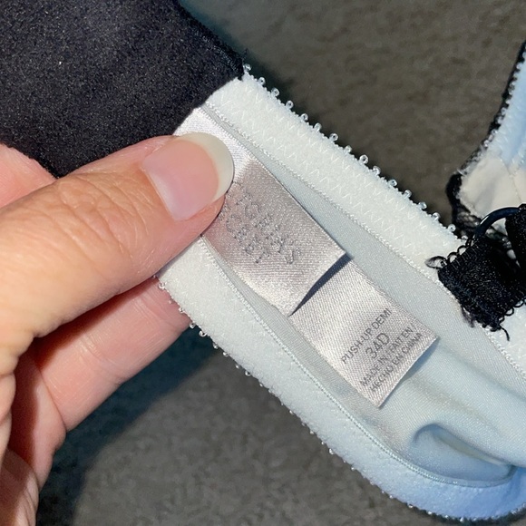 Victoria’s Secret Bra - Picture 7 of 13